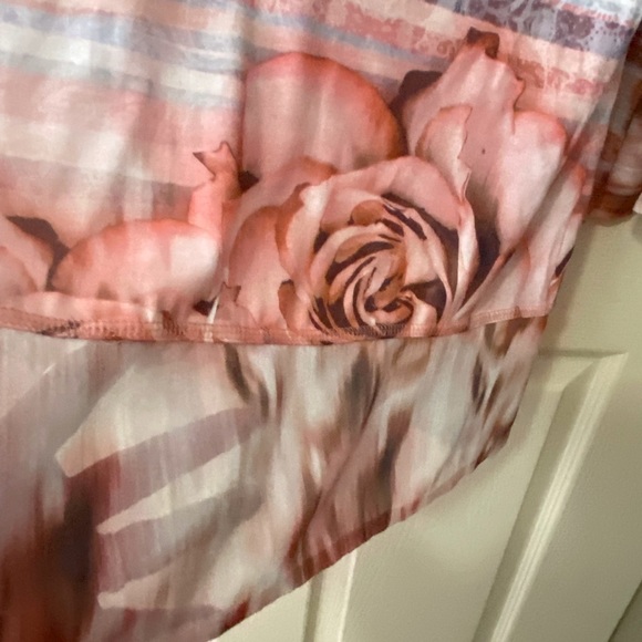 Multi-Colored Ruffle-Sleeved Tunic - Picture 3 of 4